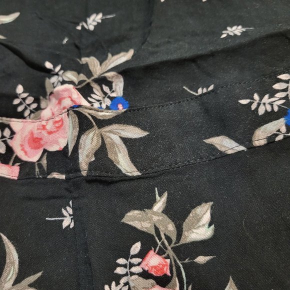 H&M (DIVIDED) pink and black floral romper, jumpsuit with shorts - Picture 3 of 4